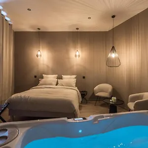 la-suite-catalane-jacuzzi-spa-clairazur.fr-provencehotel.com/