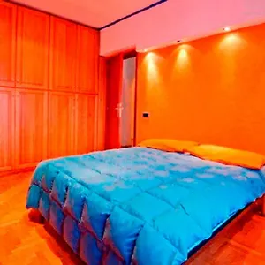 Julias Domus, T Apartment, Metro C Apartament